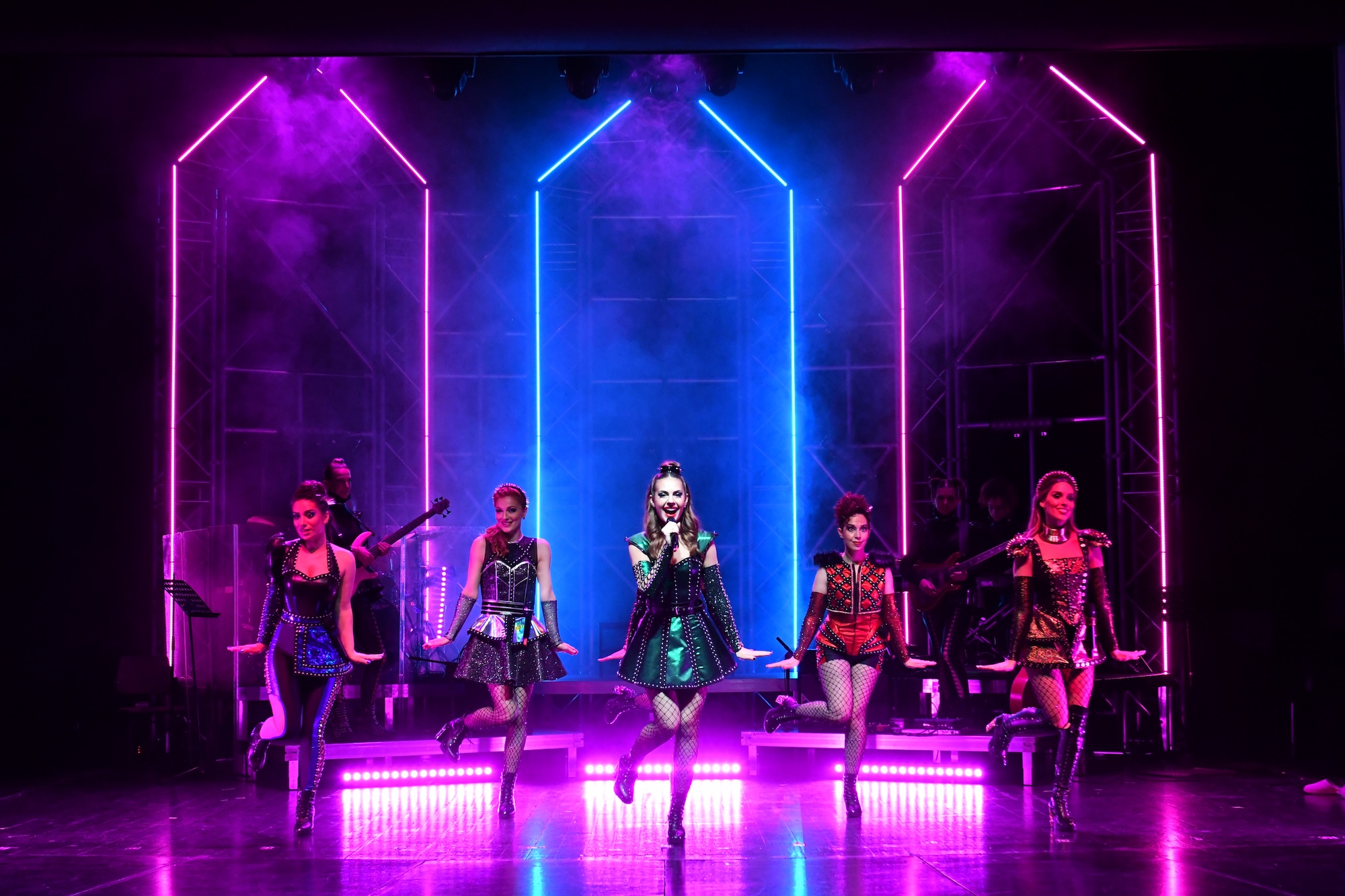 SIX The Musical lighting design in Zagreb