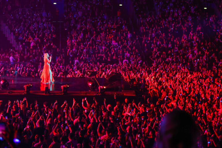 Lepa Brena Tour · 4