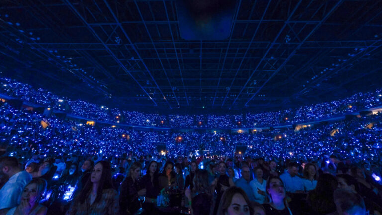 Lepa Brena Tour · 8