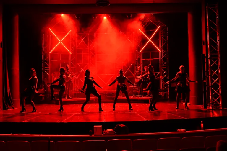 SIX The Musical · 8