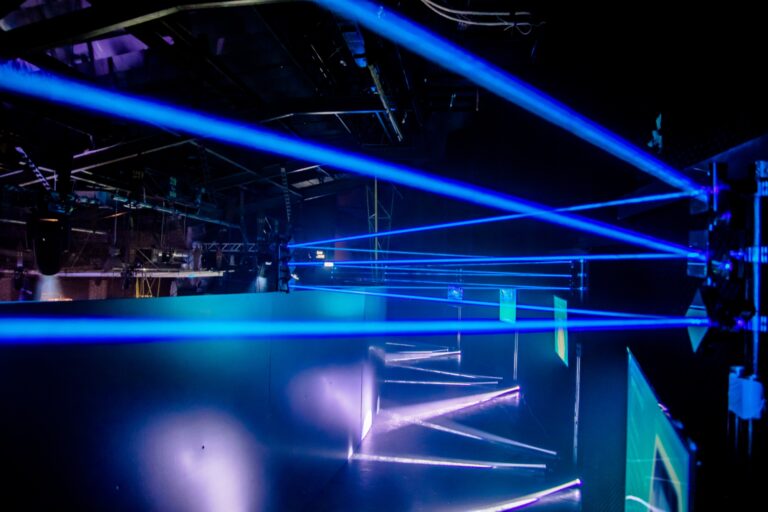 Philip Morris Laser Maze · 6
