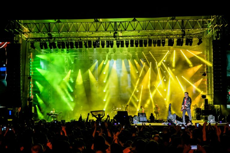 Prljavo Kazalište · 15